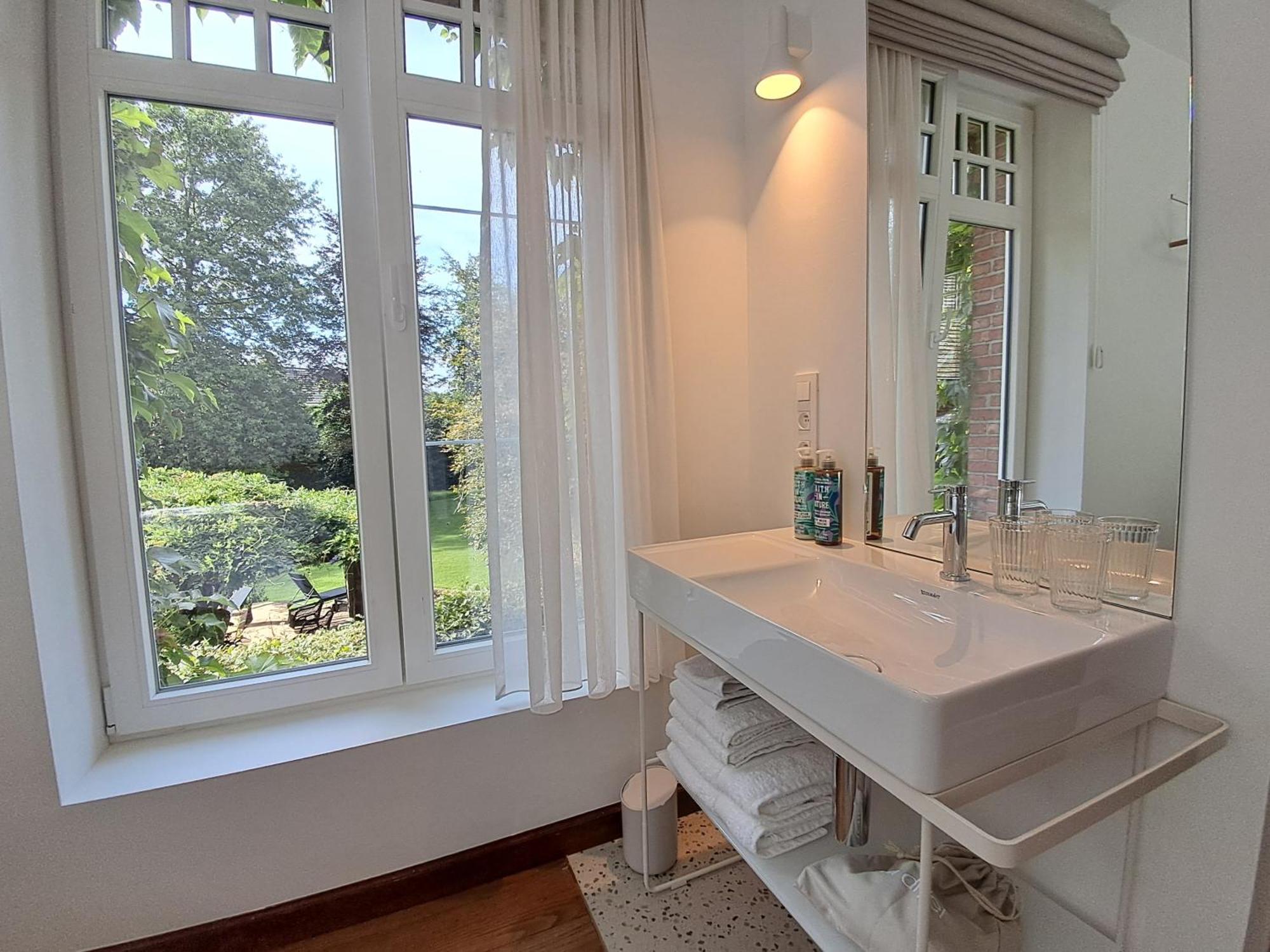 Het Bed Van Den Doktoor Meerhout Buitenkant foto