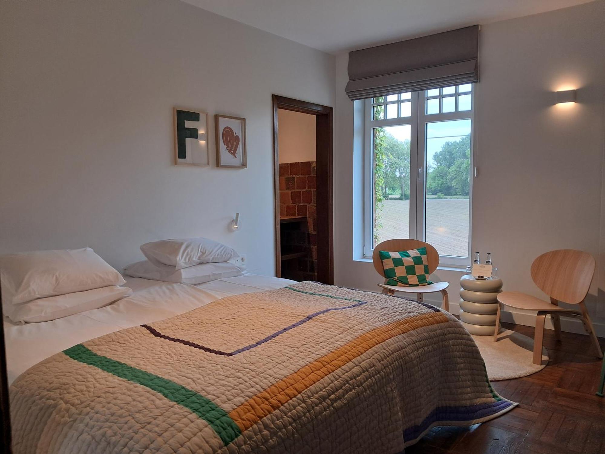 Het Bed Van Den Doktoor Meerhout Buitenkant foto