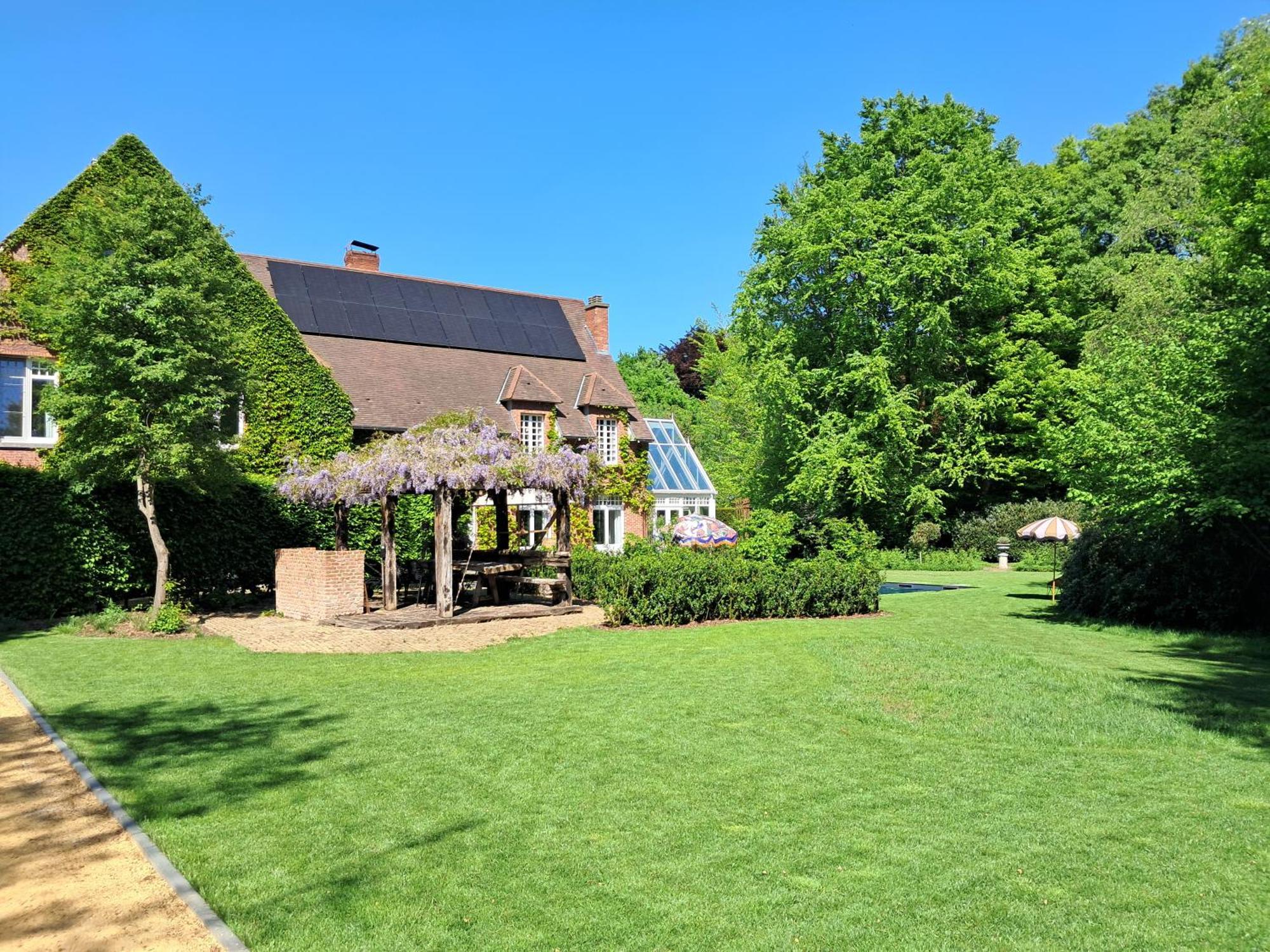 Het Bed Van Den Doktoor Meerhout Buitenkant foto